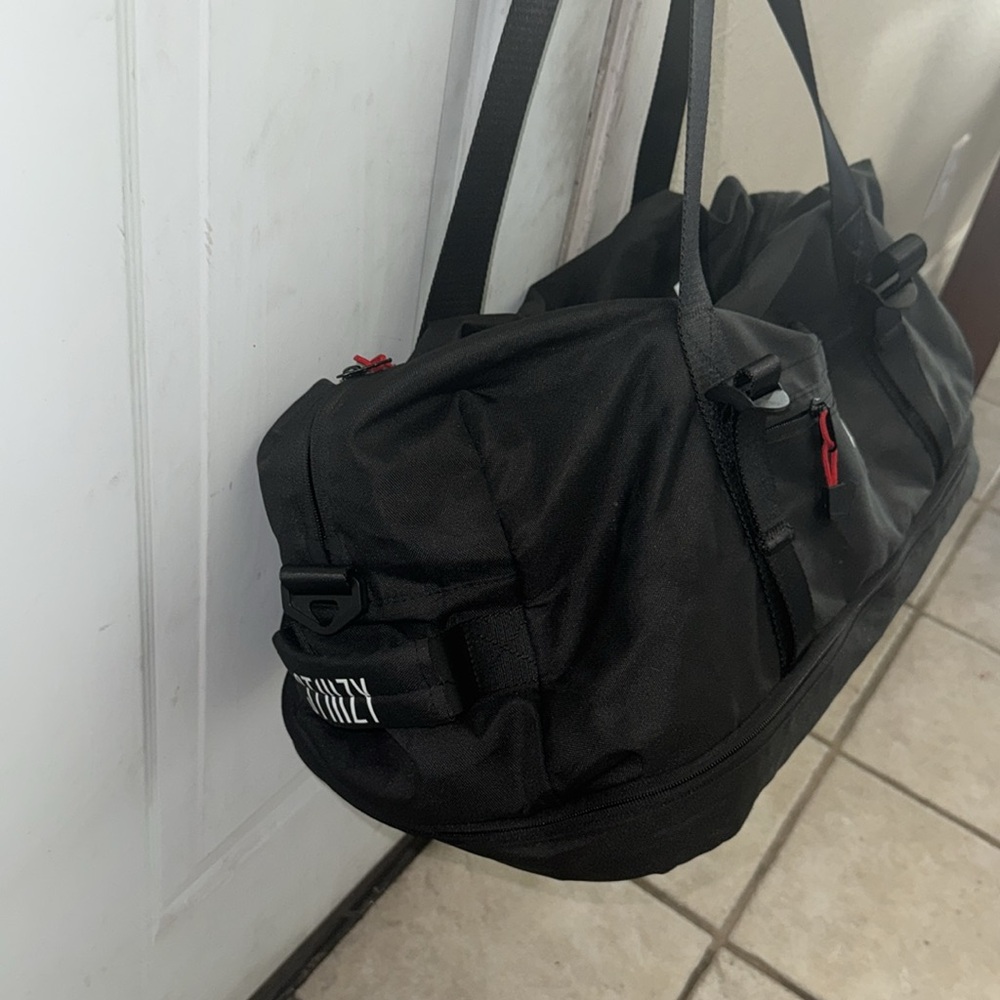 STlllZY Limited Edition SmellProof Duffle Bag - Picture 4 of 5